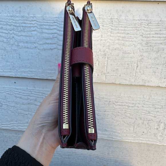 SALE! Michael Kors purse and wallet - Picture 10 of 15